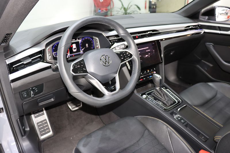 一汽-大众CC 2023款 380TSI 夺目版