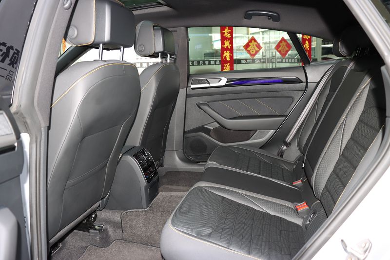 一汽-大众CC 2023款 380TSI 夺目版
