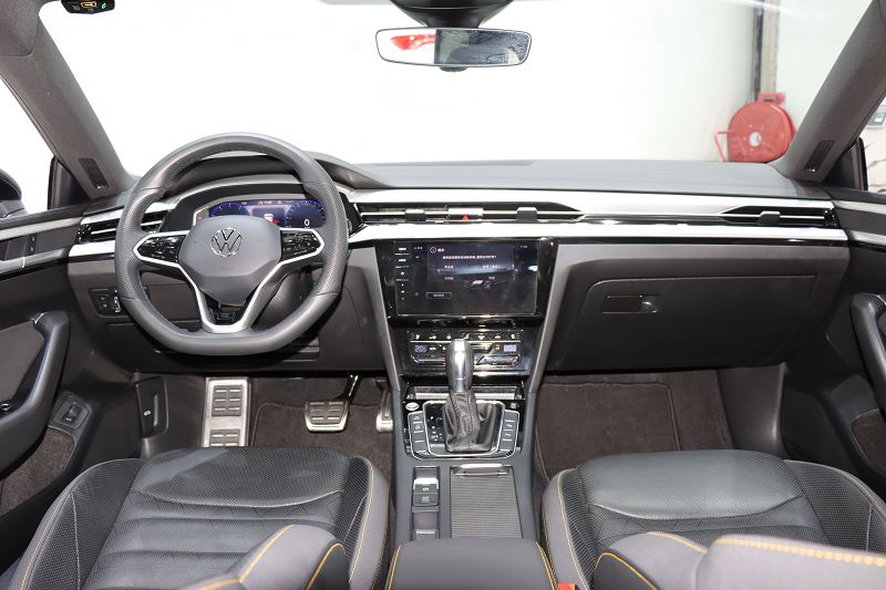 一汽-大众CC 2023款 380TSI 夺目版