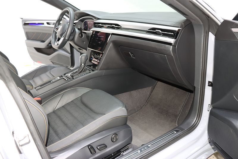 一汽-大众CC 2023款 380TSI 夺目版