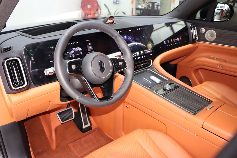 鸿蒙智行问界M9 2024款 增程 Max版 52kWh 5座版
