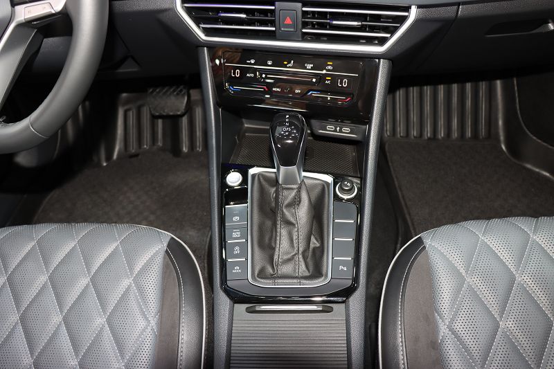 大众 速腾 2023款 300TSI DSG卓越版