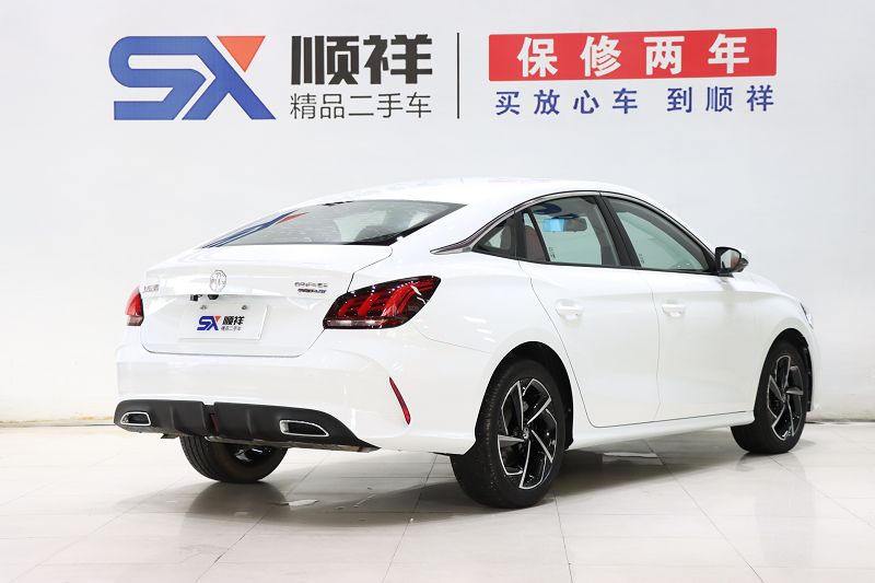 名爵MG5 2021款 改款 300TGI DCT青奢豪享版