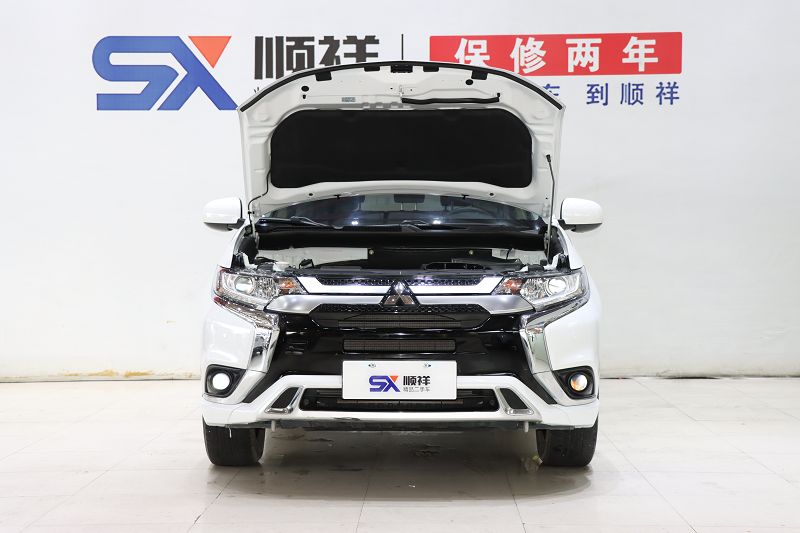 三菱欧蓝德 2021款 改款 2.0L 两驱畅行版 5座