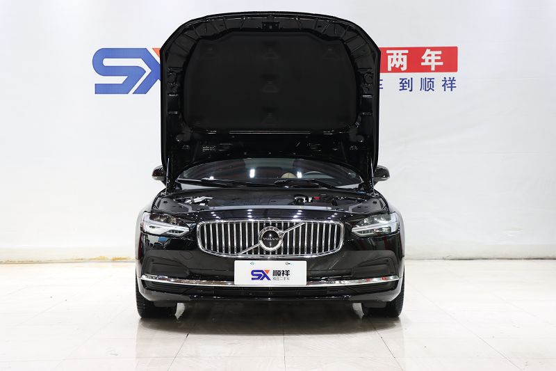 沃尔沃S90 2022款 B5 智远豪华版
