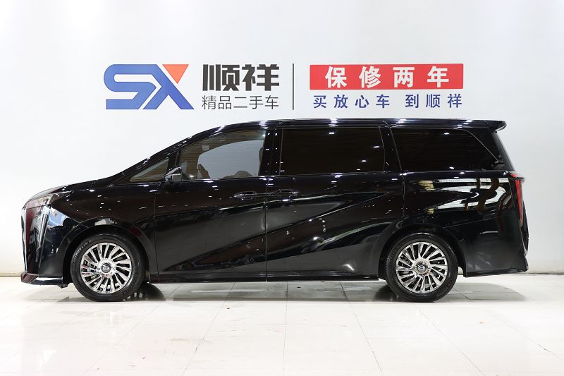 传祺M8 2023款 宗师系列 400T 至尊版