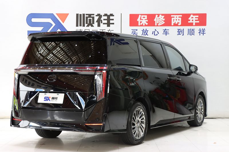 传祺M8 2023款 宗师系列 400T 至尊版