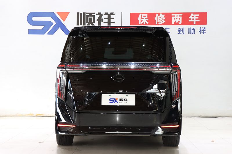 传祺M8 2023款 宗师系列 400T 至尊版