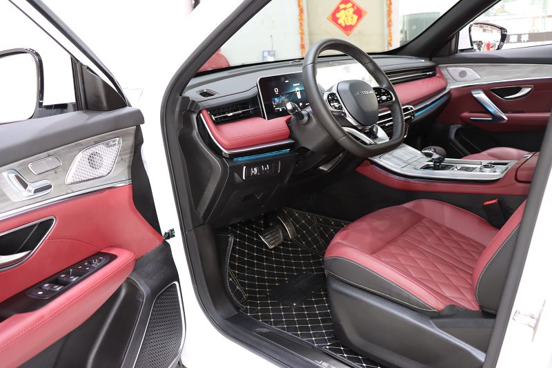 捷途X70 PLUS 2023款 1.6T DCT强者 7座
