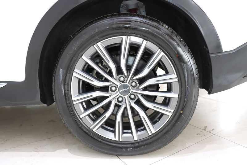 捷途X70 PLUS 2023款 1.6T DCT强者 7座