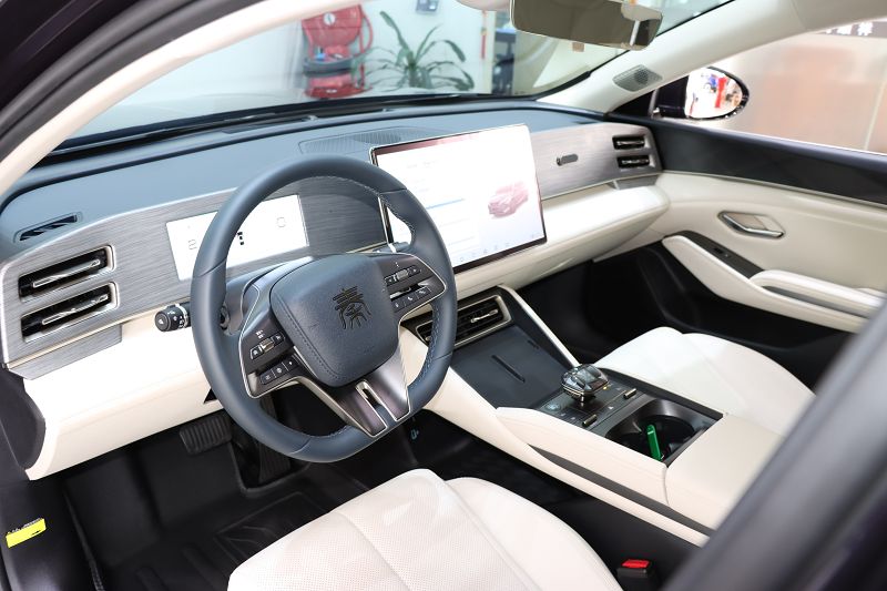 比亚迪 秦L 2024款 DM-i 120KM领先型