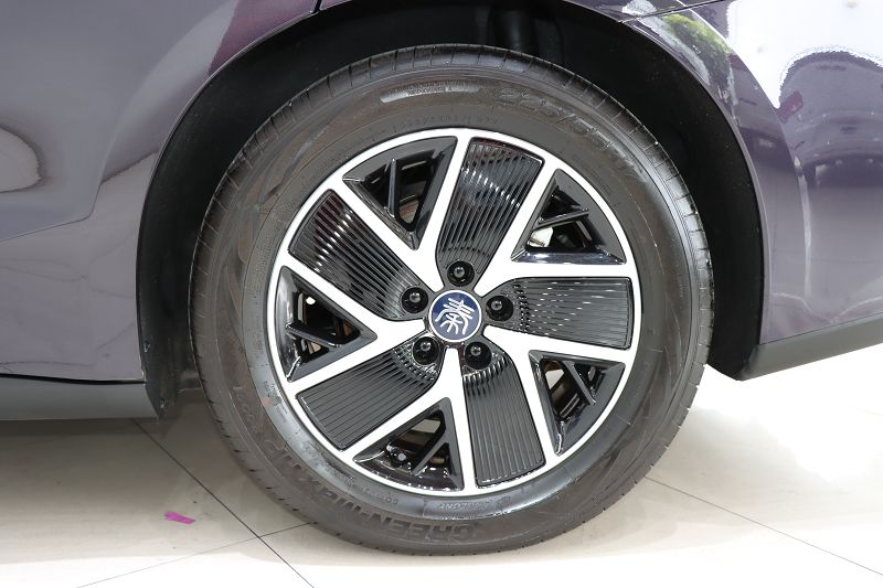 比亚迪 秦L 2024款 DM-i 120KM领先型