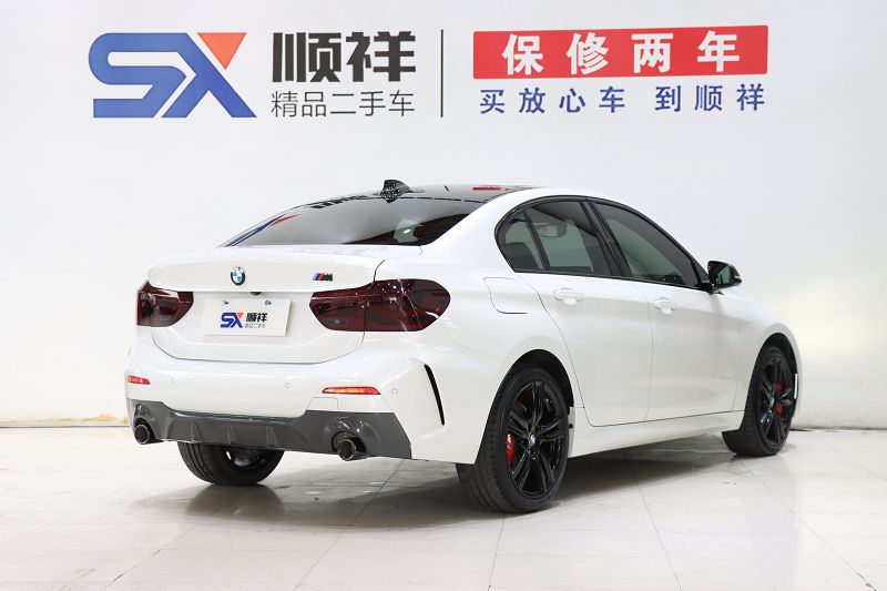 宝马1系 2021款 改款 125i M运动曜夜版