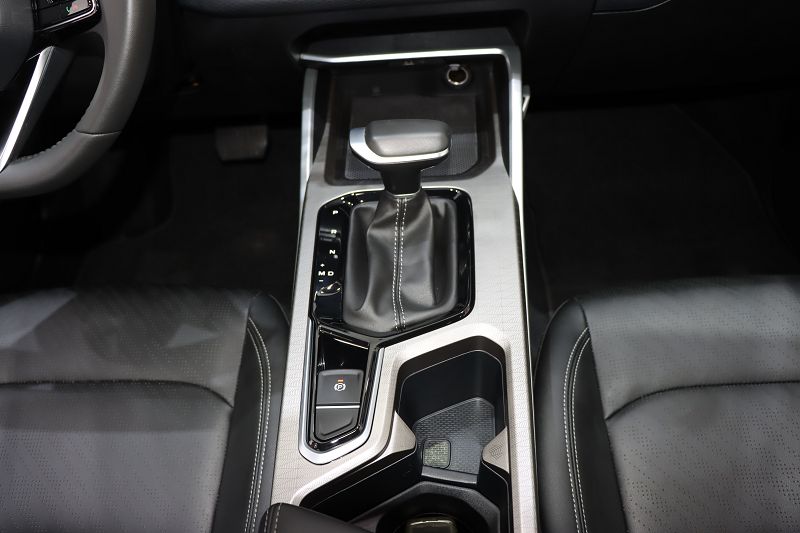 吉利汽车 帝豪 2022款 第4代 1.5L CVT精英型