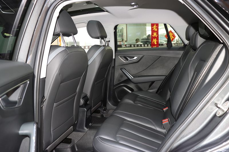 奥迪Q2L 2022款 35 TFSI 时尚动感型 国VI