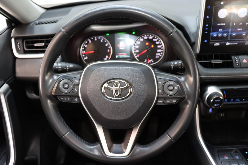 丰田 威兰达 2022款 2.0L CVT两驱豪华版