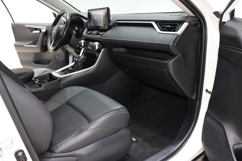 丰田 威兰达 2022款 2.0L CVT两驱都市版