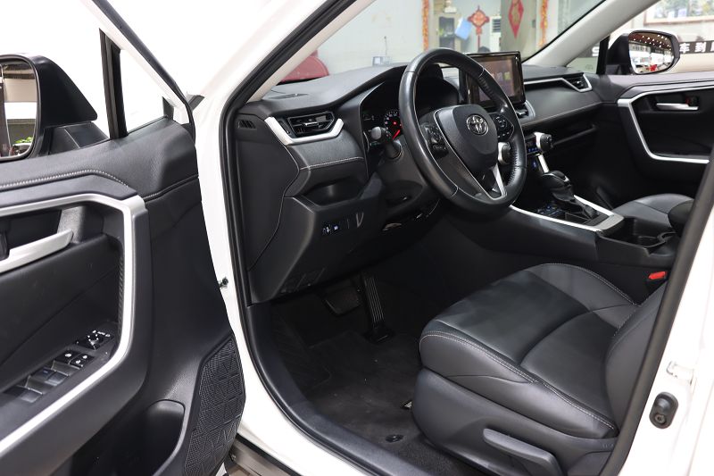 丰田 威兰达 2022款 2.0L CVT两驱都市版