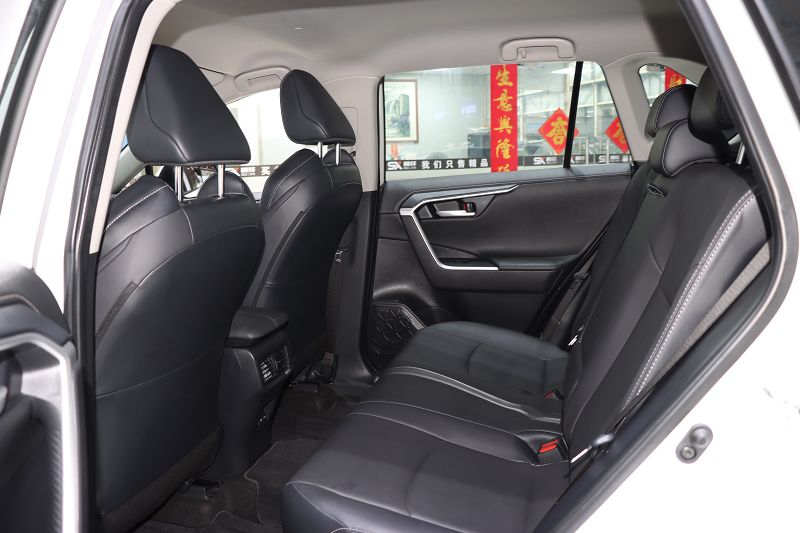 丰田 威兰达 2022款 2.0L CVT两驱都市版