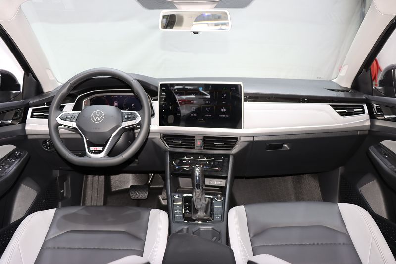 大众 宝来 2023款 300TSI DSG尊行版