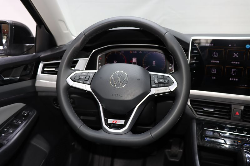 大众 宝来 2023款 300TSI DSG尊行版