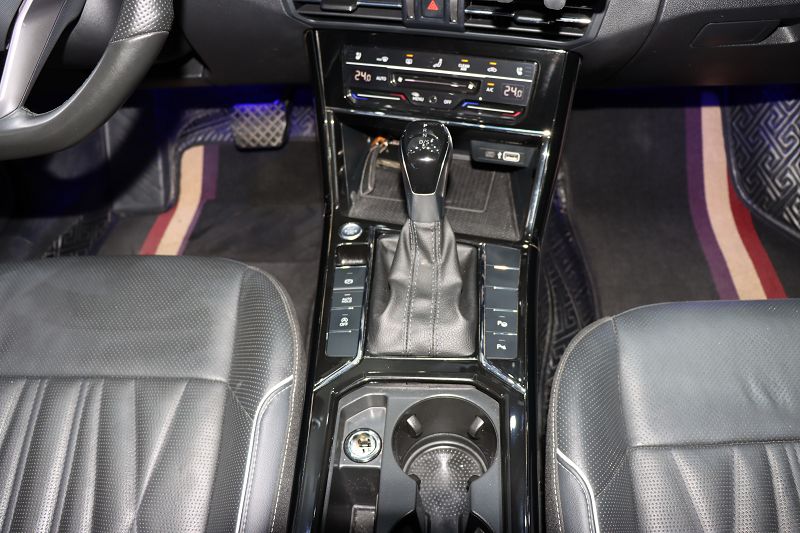 大众 帕萨特 2022款 380TSI 豪华版