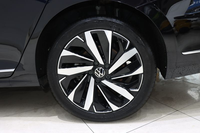 大众 帕萨特 2022款 380TSI 豪华版