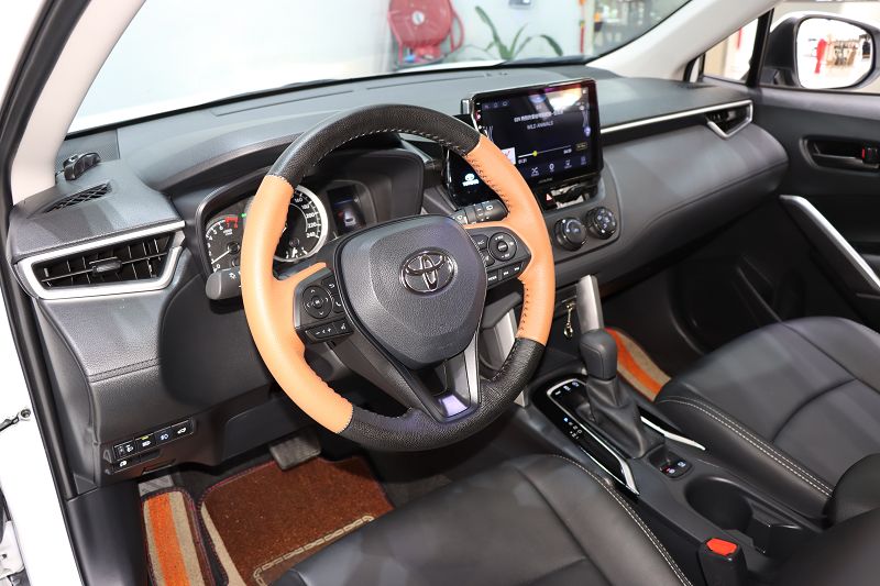 丰田 卡罗拉锐放 2022款 2.0L 先锋版