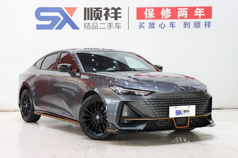 长安UNI-V 2022款 1.5T 运动版