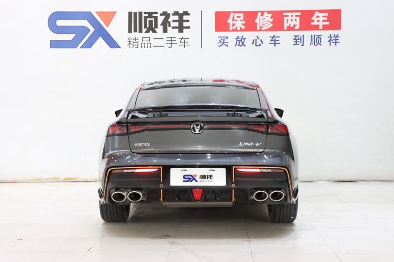 长安UNI-V 2022款 1.5T 运动版