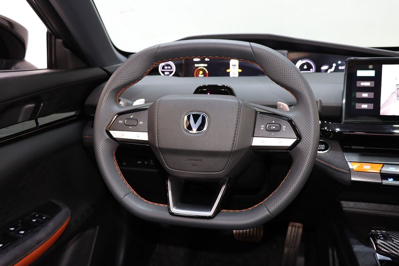 长安UNI-V 2022款 1.5T 运动版