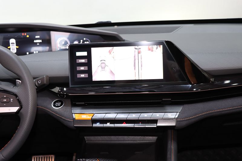 长安UNI-V 2022款 1.5T 运动版