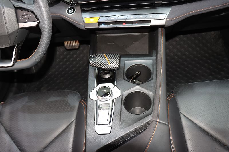 长安UNI-V 2022款 1.5T 运动版