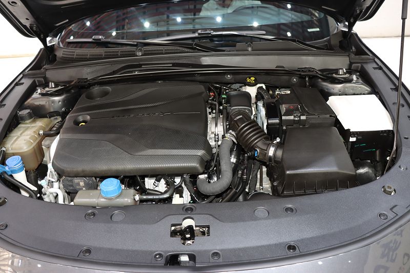 长安UNI-V 2022款 1.5T 运动版