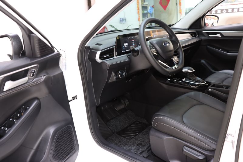 福特福特 福睿斯 2021款 1.5L 自动钻石版