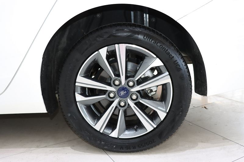 福特福特 福睿斯 2021款 1.5L 自动钻石版