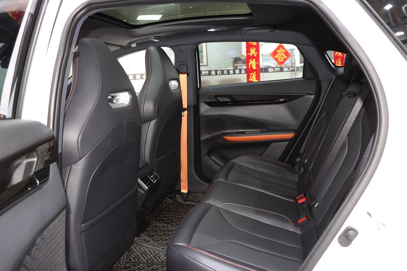 长安UNI-V 2023款 1.5T 尊贵型