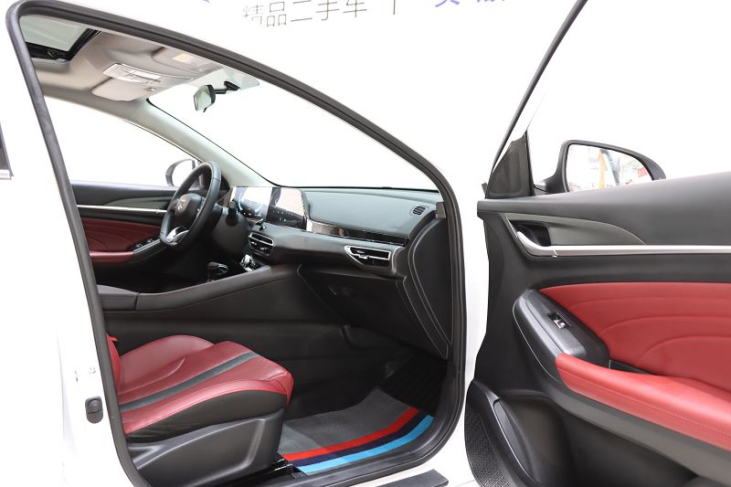 长安 逸动 2021款 PLUS 蓝鲸NE 1.4T GDI DCT尊贵型 国VI