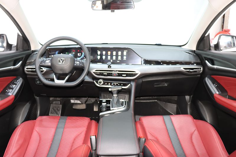 长安 逸动 2021款 PLUS 蓝鲸NE 1.4T GDI DCT尊贵型 国VI