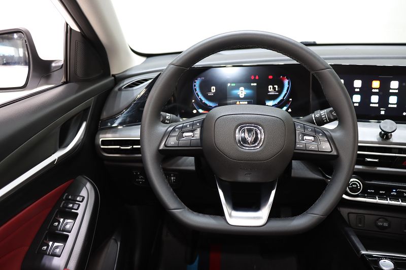 长安 逸动 2021款 PLUS 蓝鲸NE 1.4T GDI DCT尊贵型 国VI