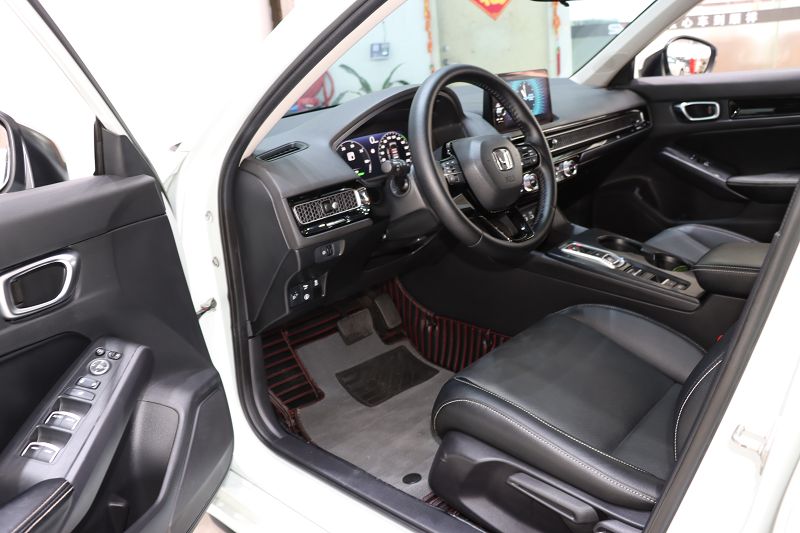 本田 思域 2023款 HATCHBACK 2.0L eHEV 极曜版