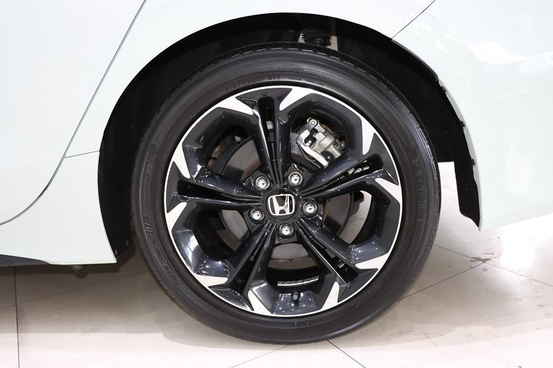 本田 思域 2023款 HATCHBACK 2.0L eHEV 极曜版