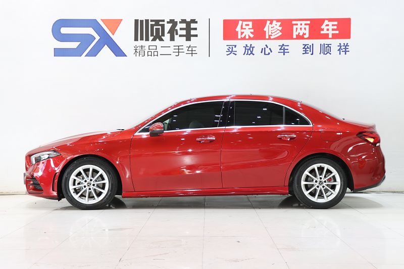 奔驰A级 2019款 改款 A 200 L 运动轿车