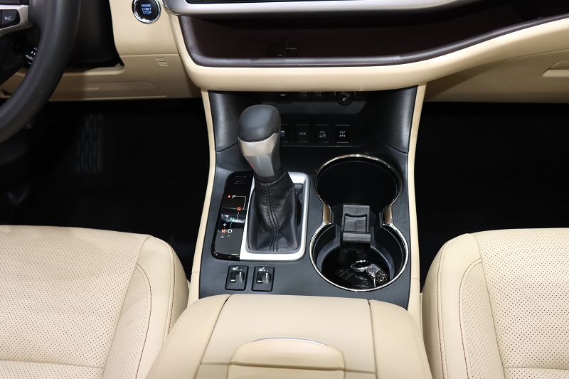 丰田 汉兰达 2018款 2.0T 四驱豪华版 7座 国V