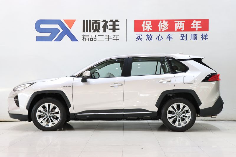 丰田 威兰达 2022款 双擎 2.5L E-CVT两驱豪华版