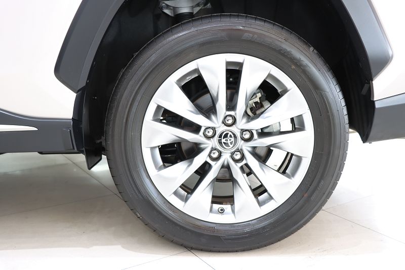 丰田 威兰达 2022款 双擎 2.5L E-CVT两驱豪华版