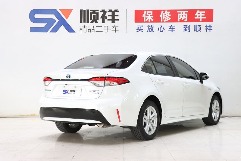 丰田 雷凌 2022款 双擎 1.8H E-CVT豪华版