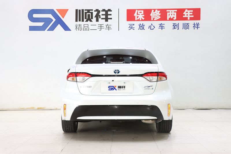 丰田 雷凌 2022款 双擎 1.8H E-CVT豪华版