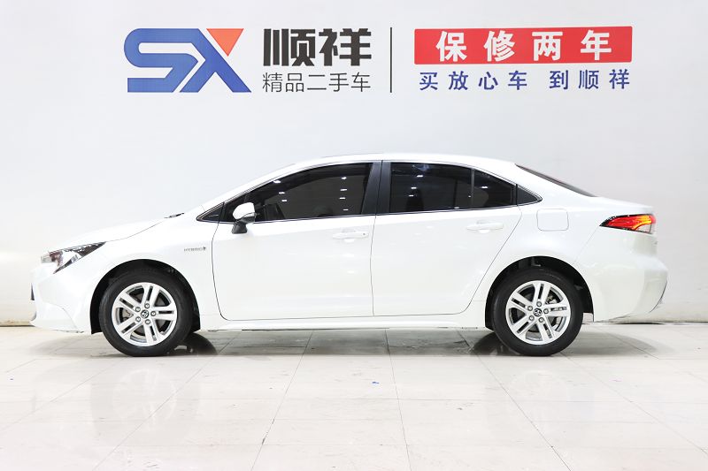 丰田 雷凌 2022款 双擎 1.8H E-CVT豪华版