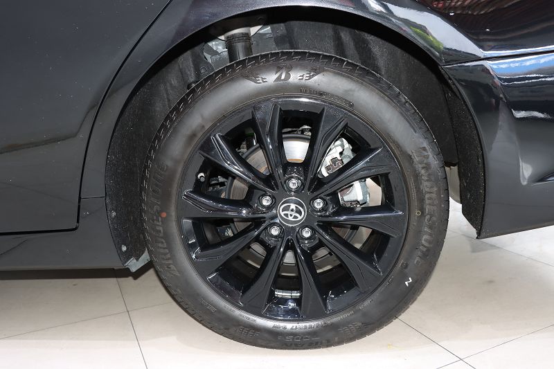 丰田 亚洲龙 2022款 双擎 2.5L 豪华版